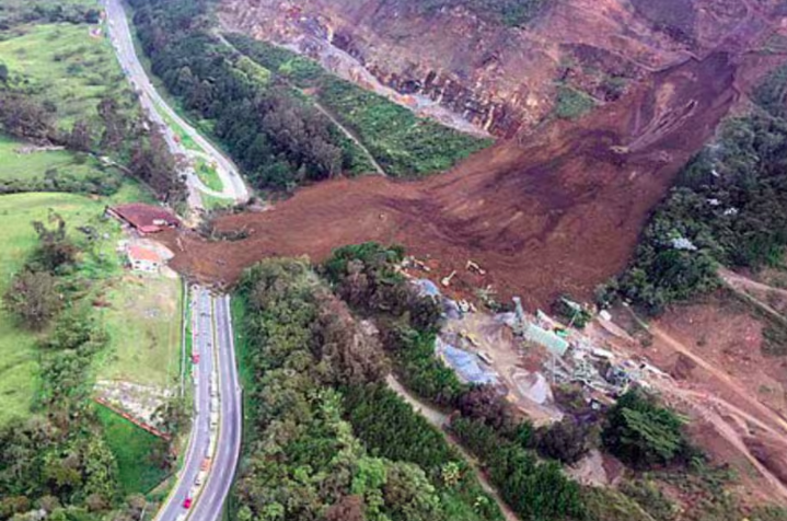 Paso restringido y zozobra: Deslizamientos de tierra ponen a prueba la Autopista Medellín-Bogotá